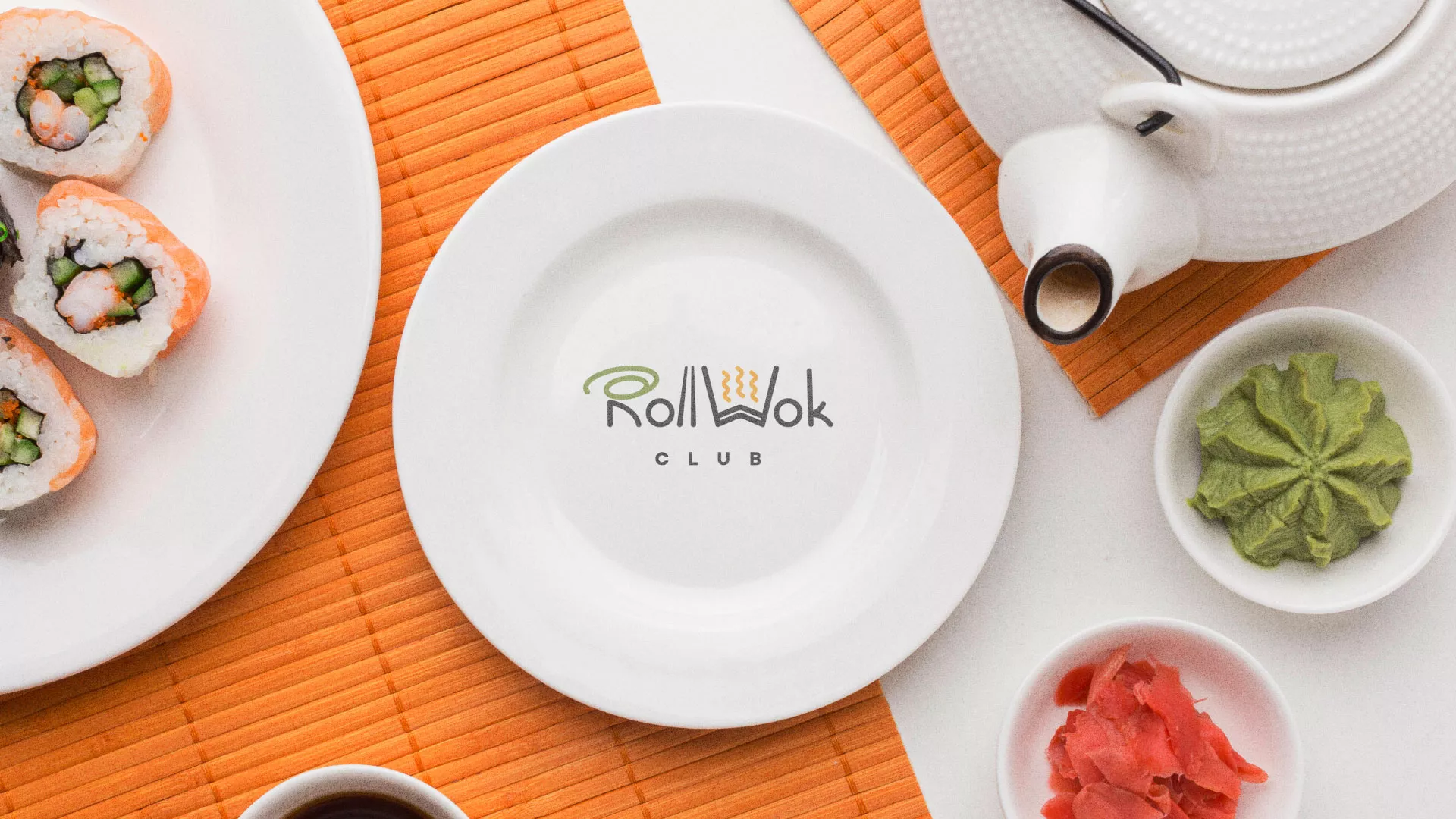 Разработка логотипа и фирменного стиля суши-бара «Roll Wok Club» в Краснослободске